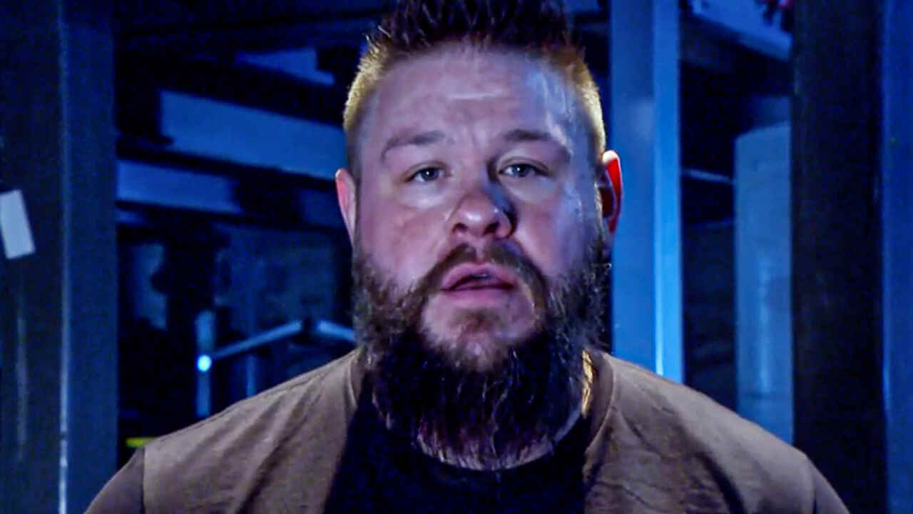 Kevin Owens volta a criticar comportamento de Cody Rhodes na WWE: “Hábito prejudicial”