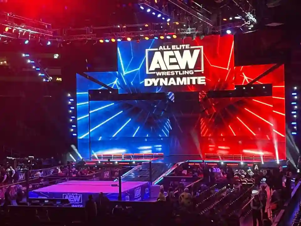 2-vezes campeão da WWE surpreende ao revelar que não tem contrato com a AEW