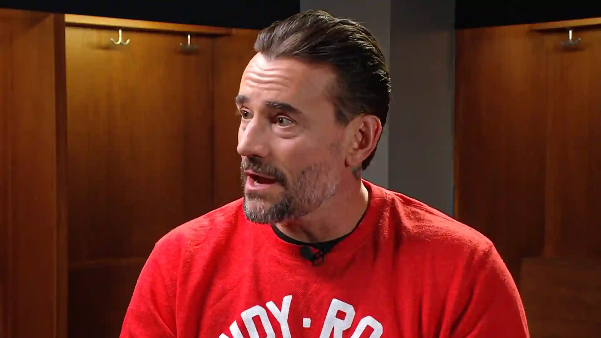 CM Punk aborda favor que Paul Heyman lhe deve durante o WWE RAW