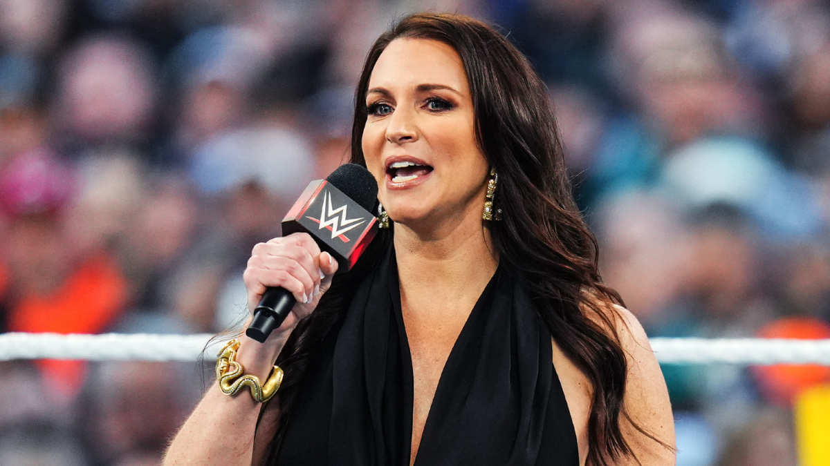 Stephanie McMahon emite declaração emocionante antes do primeiro WWE RAW na Netflix